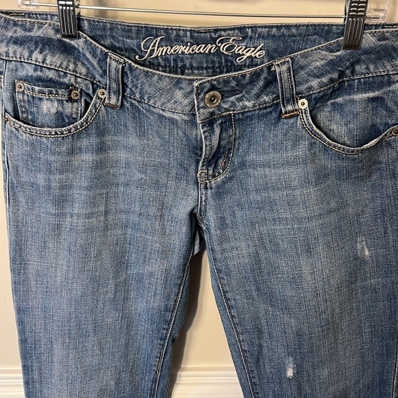 American Eagle Favorite Boyfriend Distressed Medium Blue  Wash Jeans Size 4 long - Picture 5 of 12